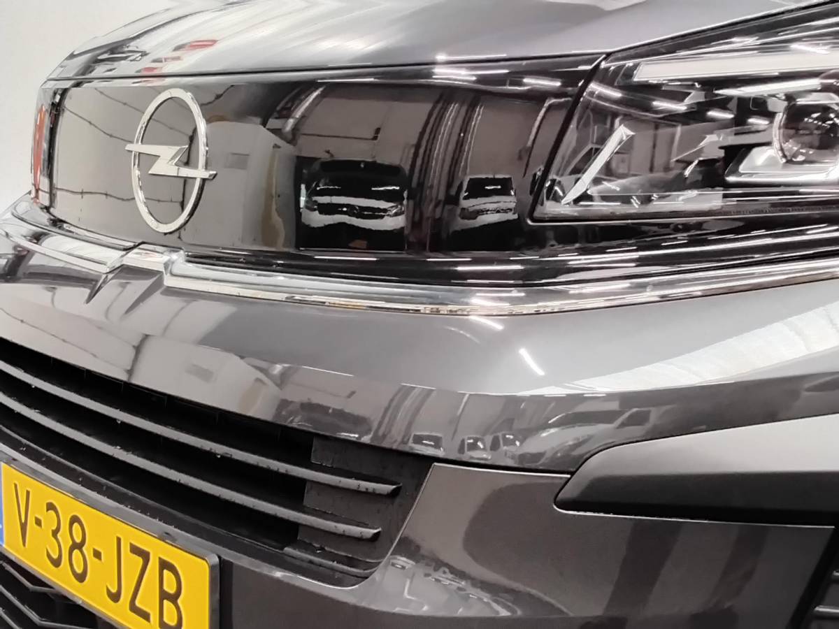 Opel Vivaro Opel Vivaro 1.5 Diesel 120pk L3 Dubbele Cabine Apple Carplay /  Android Auto Parkeersensoren V+A Trekhaak Camera Navigatie Cruise Control LED koplampen houten afwerking laadruimte
