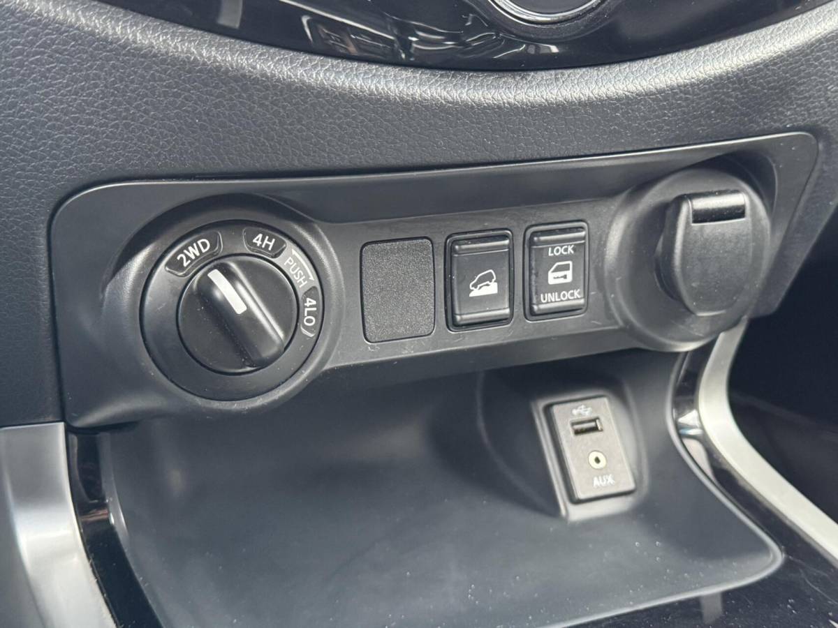 Nissan Navara Nissan Navara MARGE 2.3 dCi 190pk Tekna Snoeks 3500KG