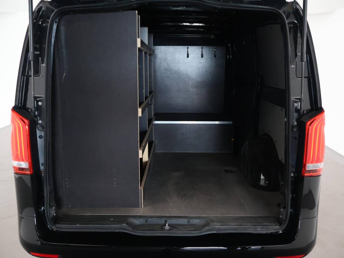 Mercedes-Benz Vito Mercedes-Benz Vito 114 CDI L2 + 19 INCH | SPOILERPAKKET | SIDEBARS | LED | APPLE CARPLAY | CAMERA | STOELVERWARMING