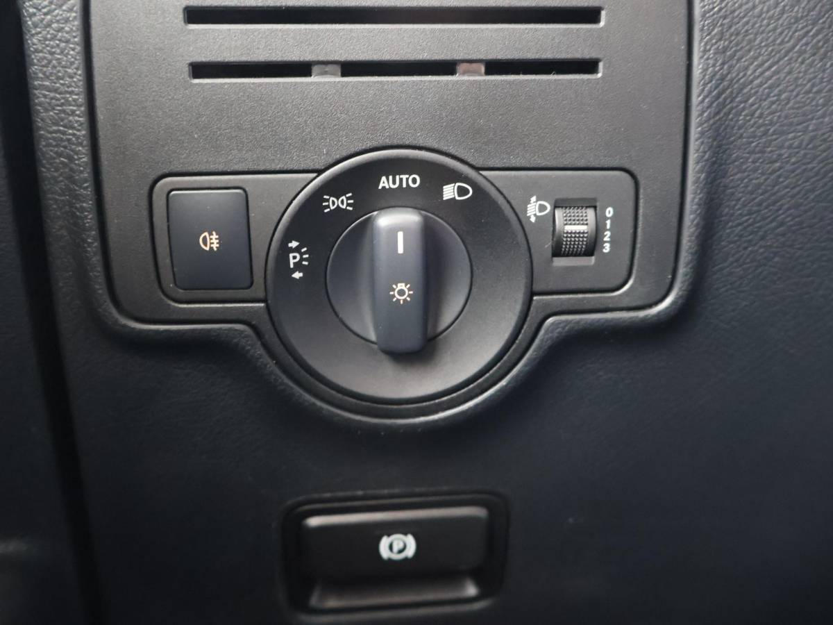 Mercedes-Benz Vito Mercedes-Benz Vito 114 CDI L2 + 19 INCH | SPOILERPAKKET | SIDEBARS | LED | APPLE CARPLAY | CAMERA | STOELVERWARMING