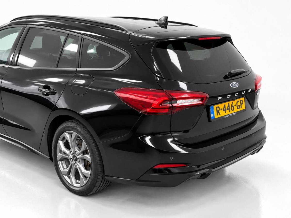 Ford Focus Ford Focus Wagon 1.0 EcoBoost 125pk Hybrid ST Line X | Driver Assist pack| Winterpack | B&O sound