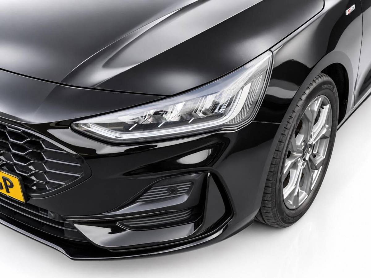 Ford Focus Ford Focus Wagon 1.0 EcoBoost 125pk Hybrid ST Line X | Driver Assist pack| Winterpack | B&O sound