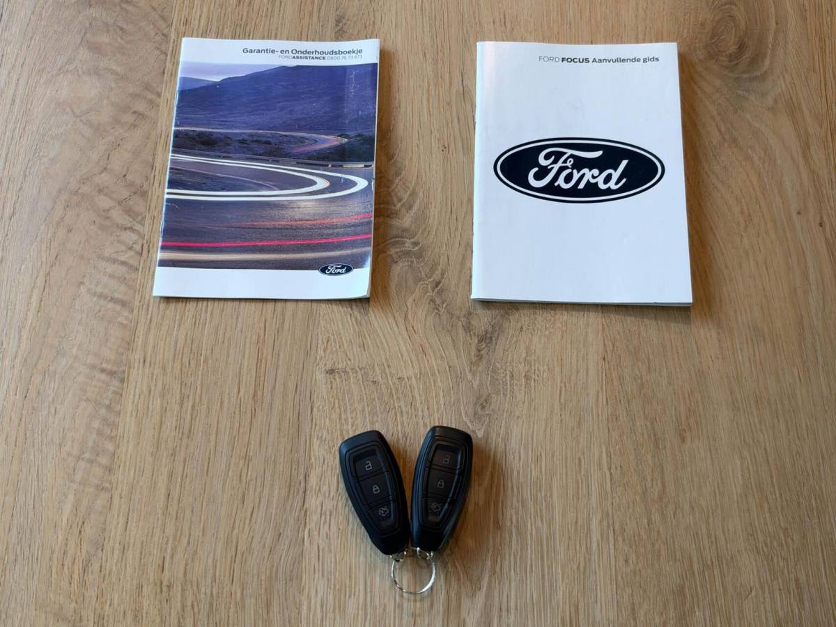 Ford Focus Ford Focus Wagon 1.0 EcoBoost 125pk Hybrid ST Line X | Driver Assist pack| Winterpack | B&O sound