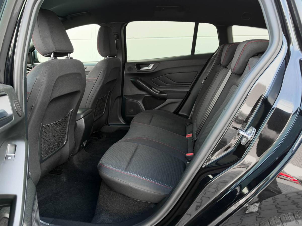 Ford Focus Ford Focus Wagon 1.0 EcoBoost 125pk Hybrid ST Line X | Driver Assist pack| Winterpack | B&O sound