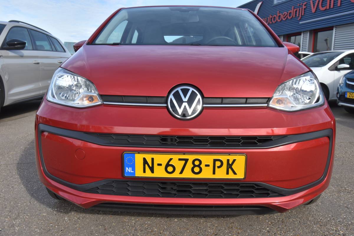 Volkswagen up! Volkswagen Up! 1.0 , AIRCO , BL TOOTH , RADIO , EL VOOR , CV AFST ,