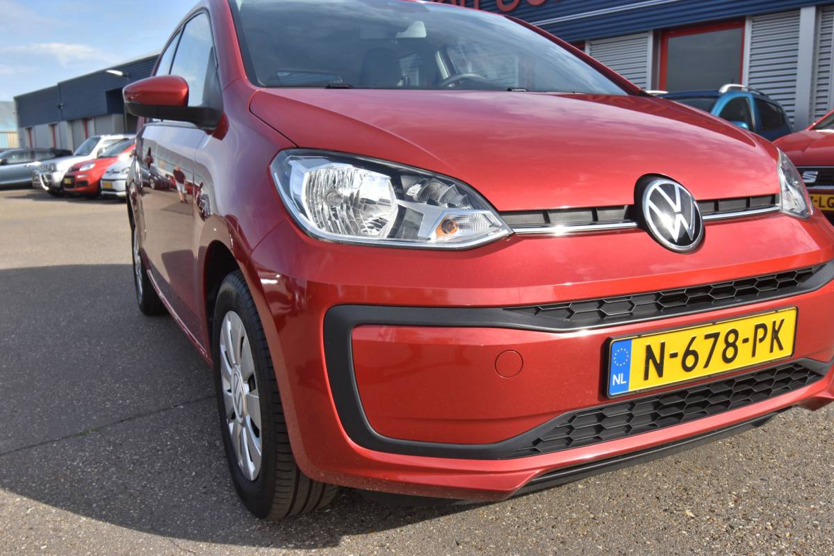 Volkswagen up! Volkswagen Up! 1.0 , AIRCO , BL TOOTH , RADIO , EL VOOR , CV AFST ,