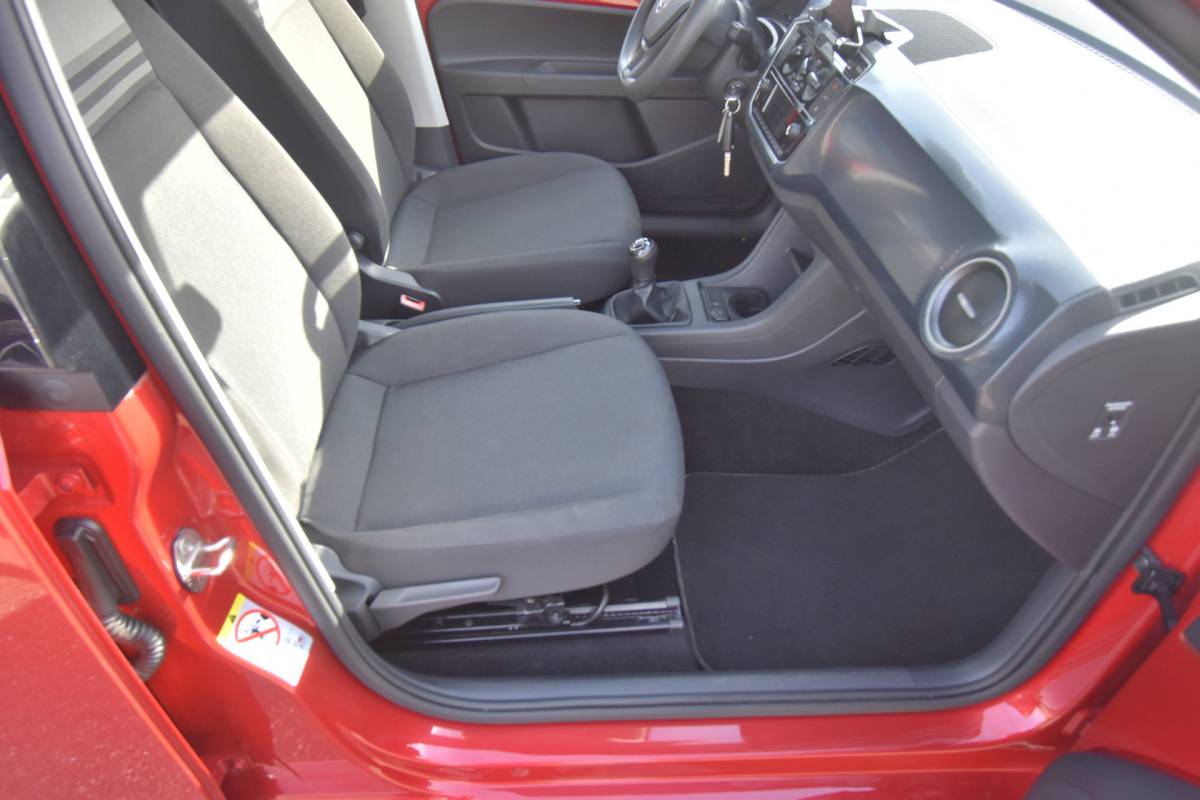 Volkswagen up! Volkswagen Up! 1.0 , AIRCO , BL TOOTH , RADIO , EL VOOR , CV AFST ,