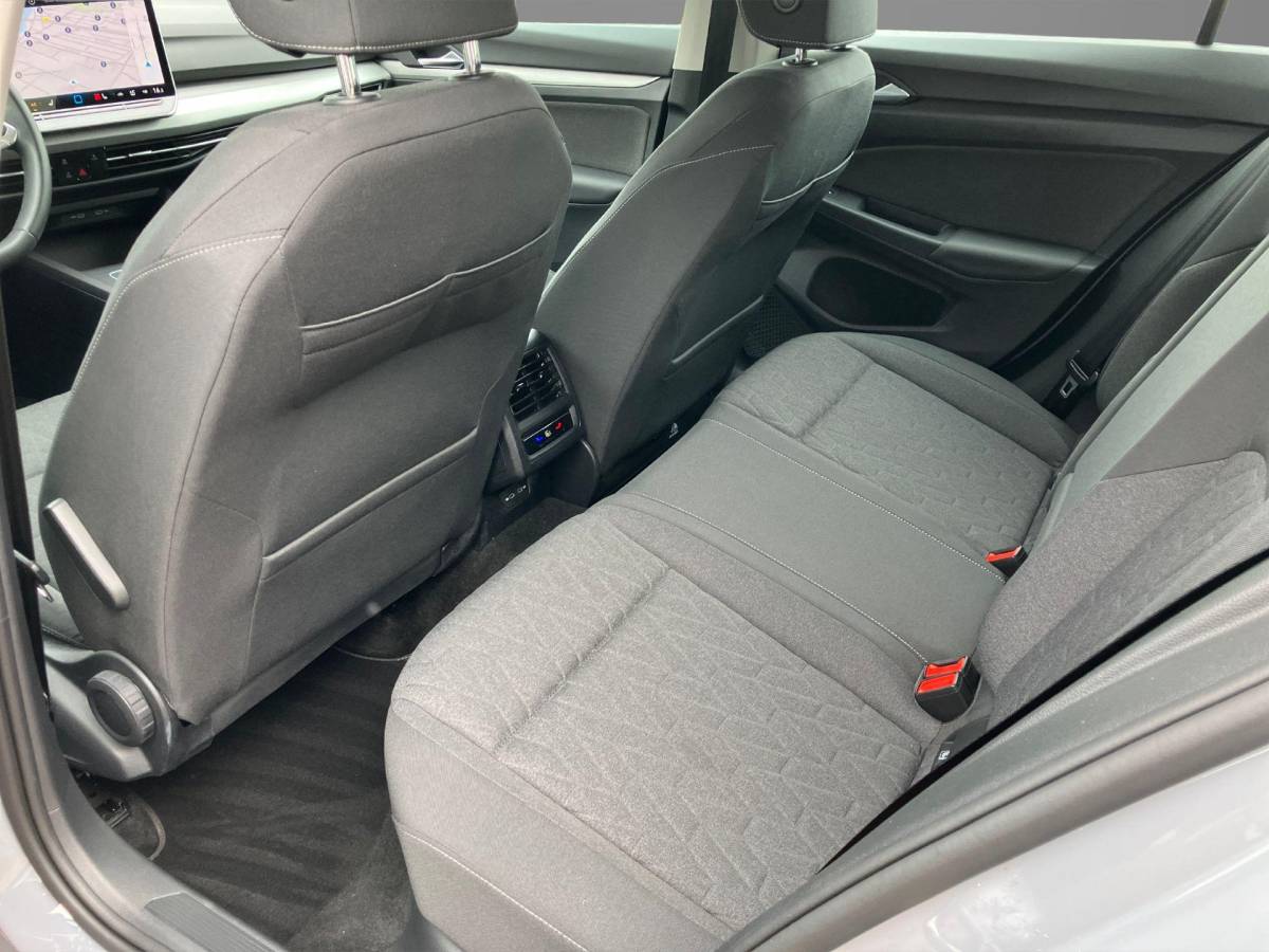Volkswagen Golf Volkswagen Golf 1.5 eTSI 150PK DSG Life Edition · Apple/Android Car Play · Navigatie · Head-Up display · Stoel-& stuurverwarming · Garantie t/m 21-04-2030 of 100000km.