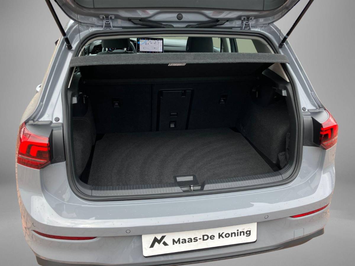 Volkswagen Golf Volkswagen Golf 1.5 eTSI 150PK DSG Life Edition · Apple/Android Car Play · Navigatie · Head-Up display · Stoel-& stuurverwarming · Garantie t/m 21-04-2030 of 100000km.