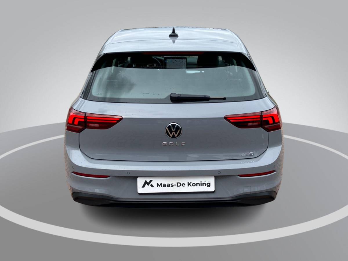 Volkswagen Golf Volkswagen Golf 1.5 eTSI 150PK DSG Life Edition · Apple/Android Car Play · Navigatie · Head-Up display · Stoel-& stuurverwarming · Garantie t/m 21-04-2030 of 100000km.