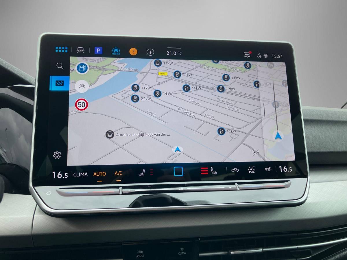 Volkswagen Golf Volkswagen Golf 1.5 eTSI 150PK DSG Life Edition · Apple/Android Car Play · Navigatie · Head-Up display · Stoel-& stuurverwarming · Garantie t/m 21-04-2030 of 100000km.