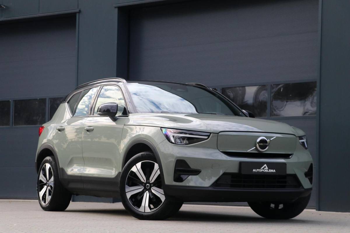 Volvo XC40 Volvo XC40 Recharge Pro 70kWh AdaptiveCruise Camera Stoel/stuur verwarming TwoTone Sage Green PilotAssist AppleCarplay Uitstraling 74000KM BJ2023