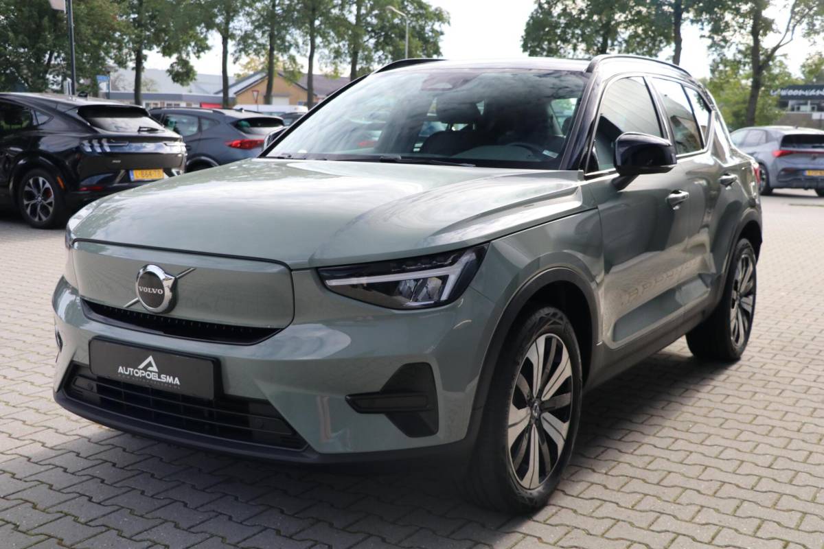 Volvo XC40 Volvo XC40 Recharge Pro 70kWh AdaptiveCruise Camera Stoel/stuur verwarming TwoTone Sage Green PilotAssist AppleCarplay Uitstraling 74000KM BJ2023