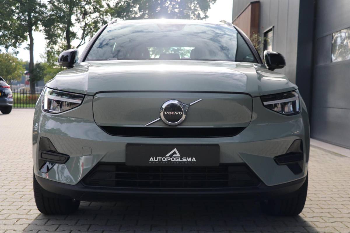 Volvo XC40 Volvo XC40 Recharge Pro 70kWh AdaptiveCruise Camera Stoel/stuur verwarming TwoTone Sage Green PilotAssist AppleCarplay Uitstraling 74000KM BJ2023