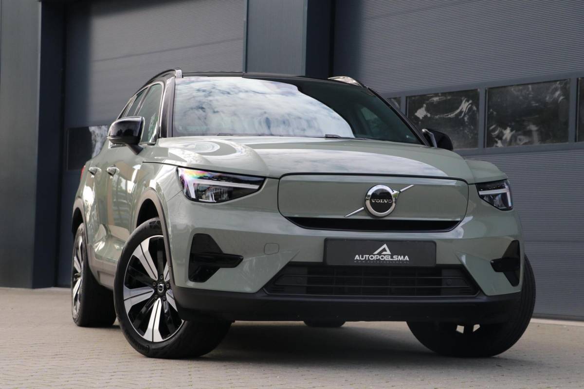 Volvo XC40 Volvo XC40 Recharge Pro 70kWh AdaptiveCruise Camera Stoel/stuur verwarming TwoTone Sage Green PilotAssist AppleCarplay Uitstraling 74000KM BJ2023