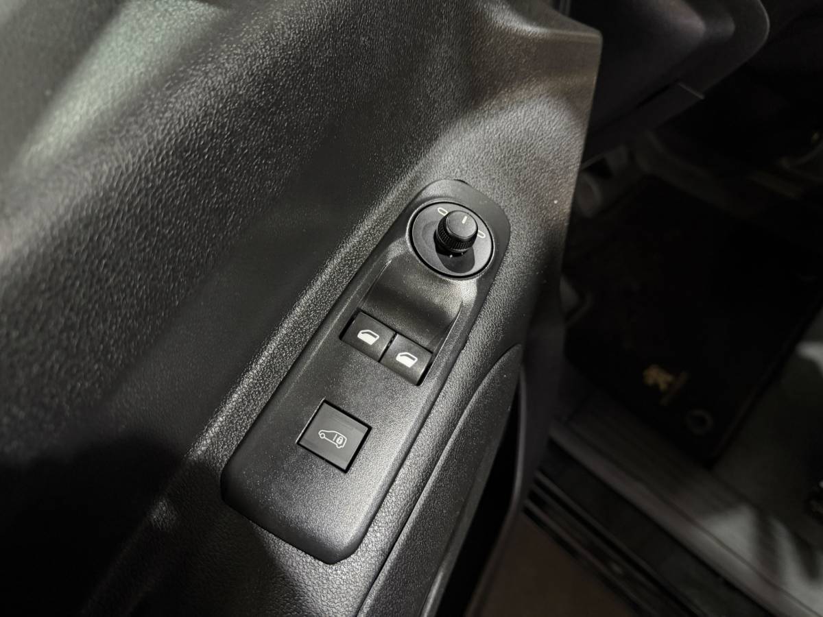 Peugeot Partner Peugeot Partner 1.5 BlueHDI Premium – CarPlay / Cruise / Airco