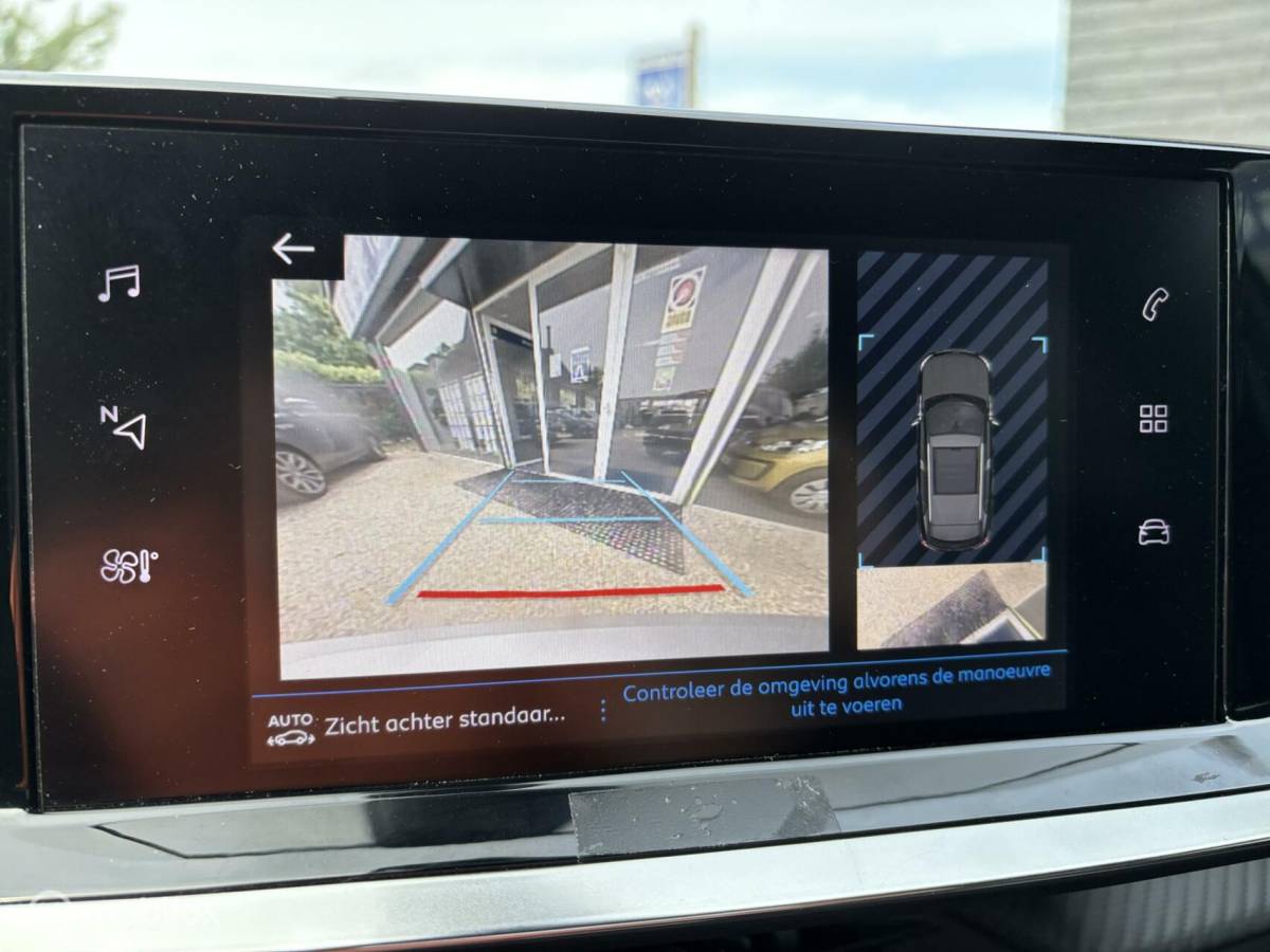 Peugeot 2008 Peugeot 2008 1.2 PureTech Allure 130 pk navigatie en camera cruise control