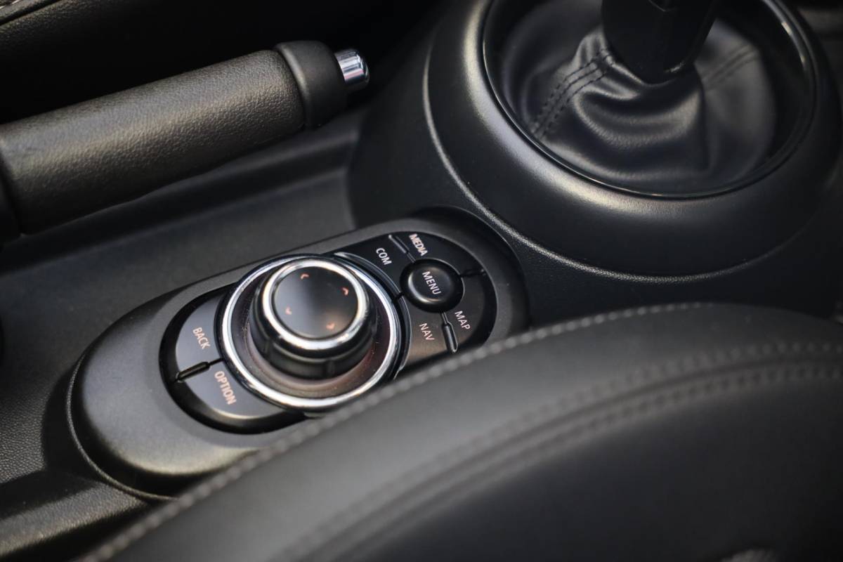 MINI Cooper Cabrio Mini Mini Cabrio 1.5 Cooper / AUT / Navi / 136 Pk / Cruise Control / Leder / Ecc / Elek Pakket / Led / Pdc / 18 Inch