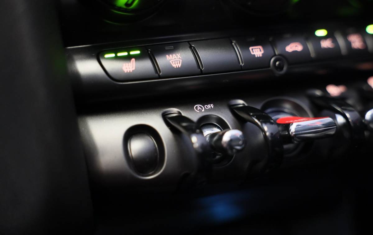 MINI Cooper Cabrio Mini Mini Cabrio 1.5 Cooper / AUT / Navi / 136 Pk / Cruise Control / Leder / Ecc / Elek Pakket / Led / Pdc / 18 Inch