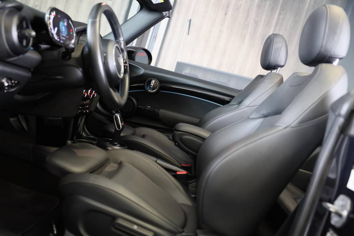 MINI Cooper Cabrio Mini Mini Cabrio 1.5 Cooper / AUT / Navi / 136 Pk / Cruise Control / Leder / Ecc / Elek Pakket / Led / Pdc / 18 Inch