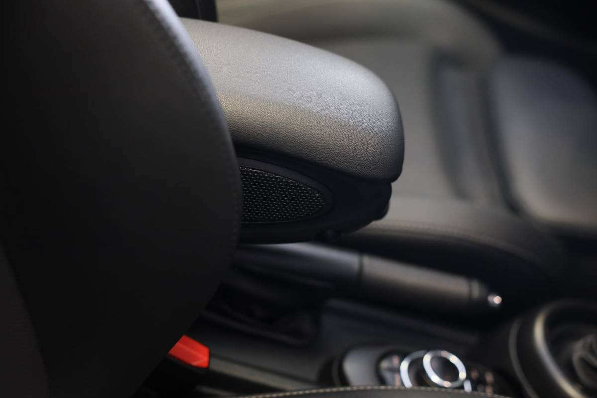 MINI Cooper Cabrio Mini Mini Cabrio 1.5 Cooper / AUT / Navi / 136 Pk / Cruise Control / Leder / Ecc / Elek Pakket / Led / Pdc / 18 Inch
