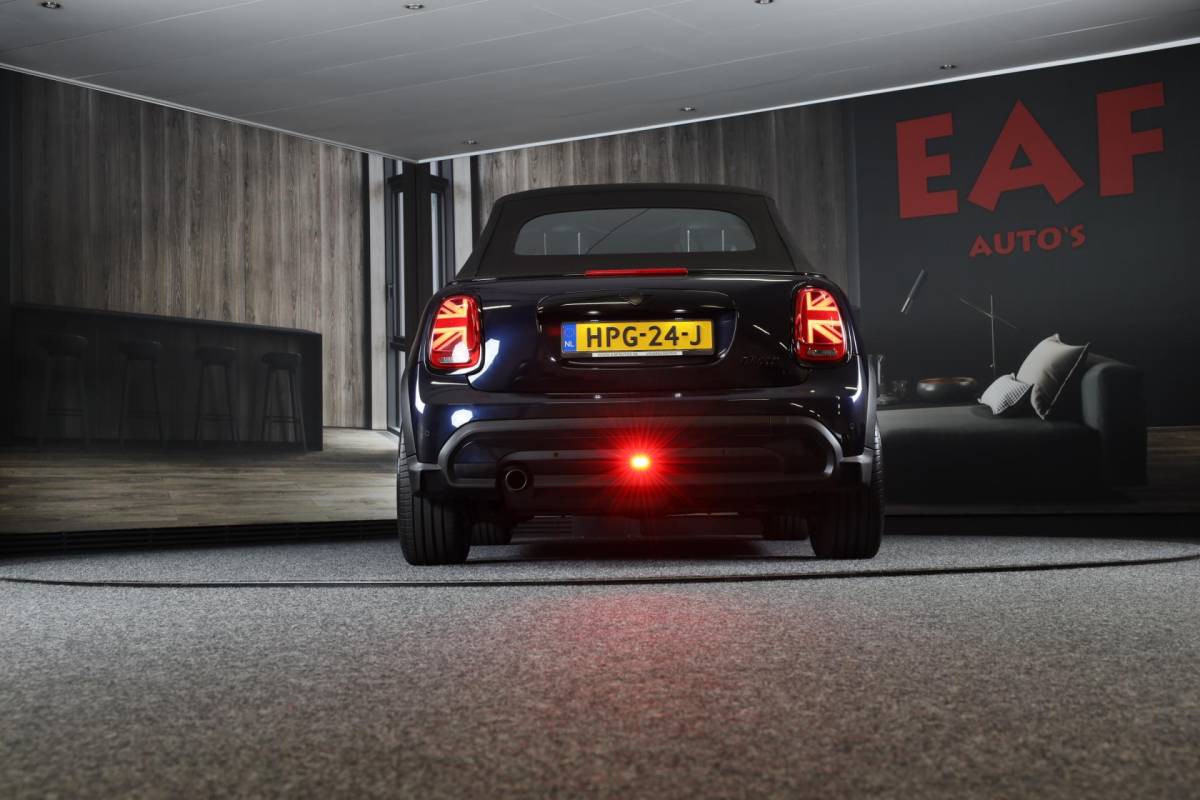 MINI Cooper Cabrio Mini Mini Cabrio 1.5 Cooper / AUT / Navi / 136 Pk / Cruise Control / Leder / Ecc / Elek Pakket / Led / Pdc / 18 Inch