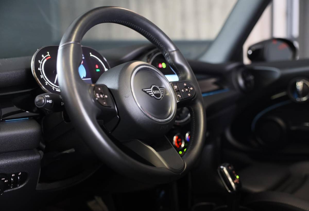 MINI Cooper Cabrio Mini Mini Cabrio 1.5 Cooper / AUT / Navi / 136 Pk / Cruise Control / Leder / Ecc / Elek Pakket / Led / Pdc / 18 Inch