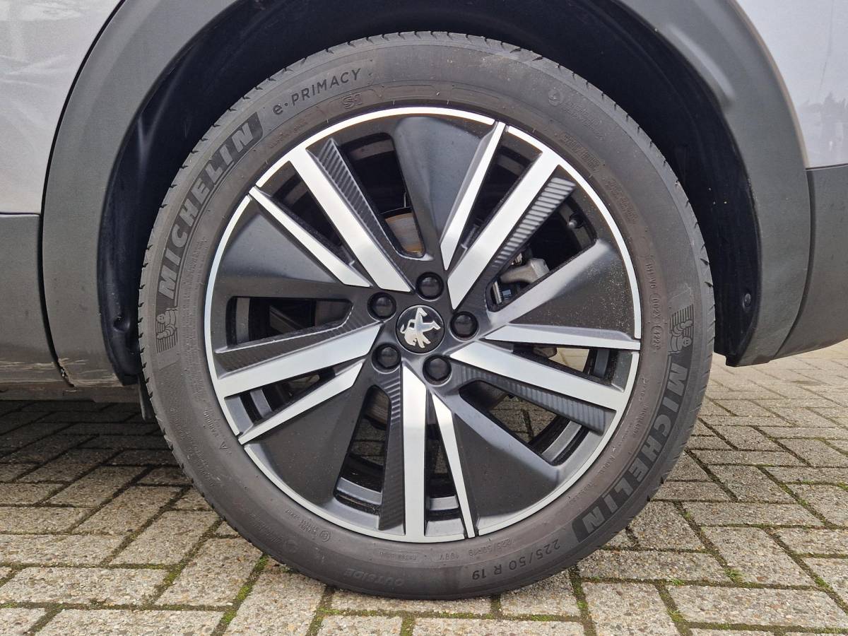 Peugeot 3008 Peugeot 3008 1.6 HYbrid 180 Allure Pack Business | DEMO | Achteruitrijcamera | Parkeersensoren V+A | Cruise & Climate control | Navigatie