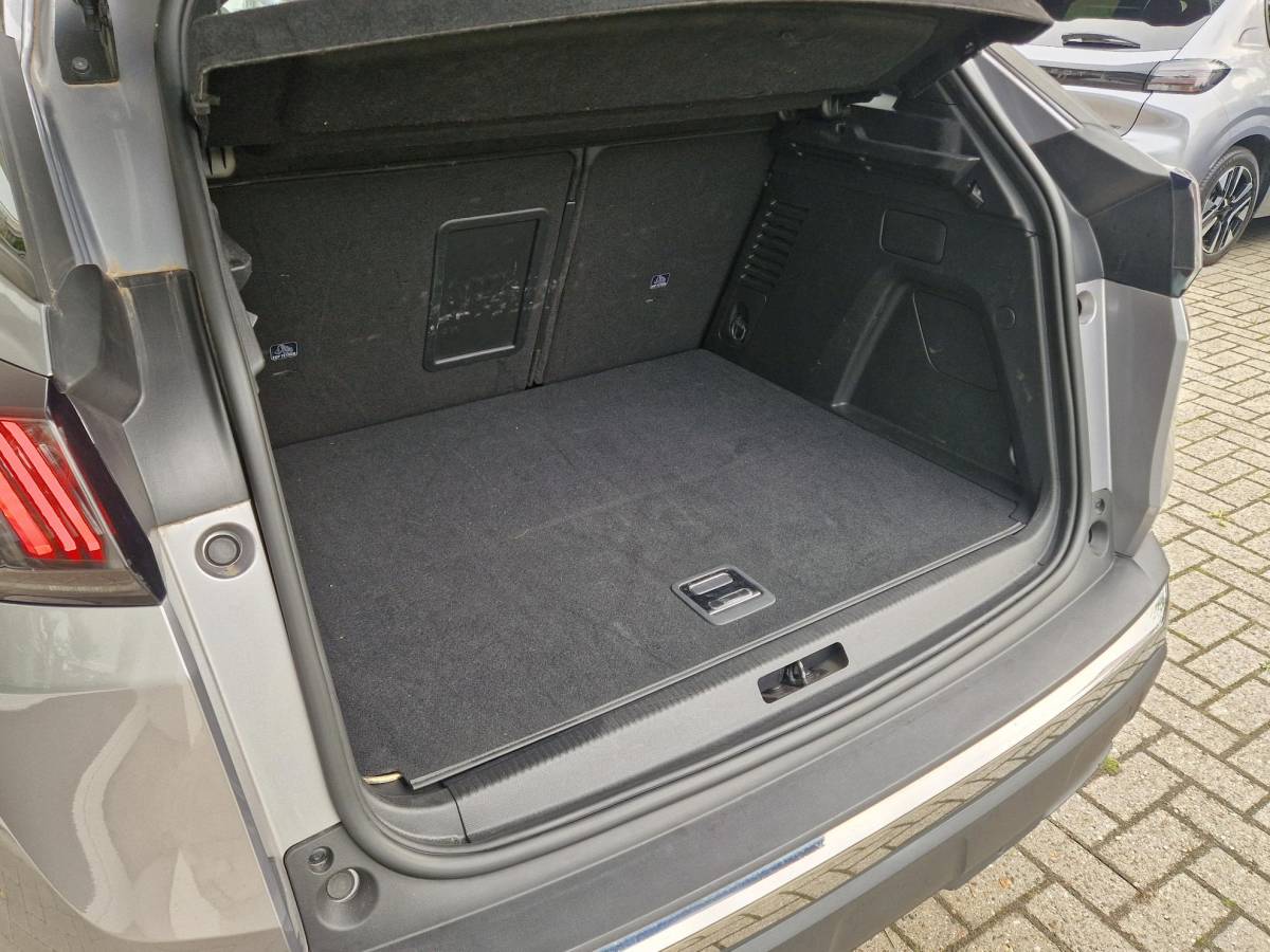 Peugeot 3008 Peugeot 3008 1.6 HYbrid 180 Allure Pack Business | DEMO | Achteruitrijcamera | Parkeersensoren V+A | Cruise & Climate control | Navigatie