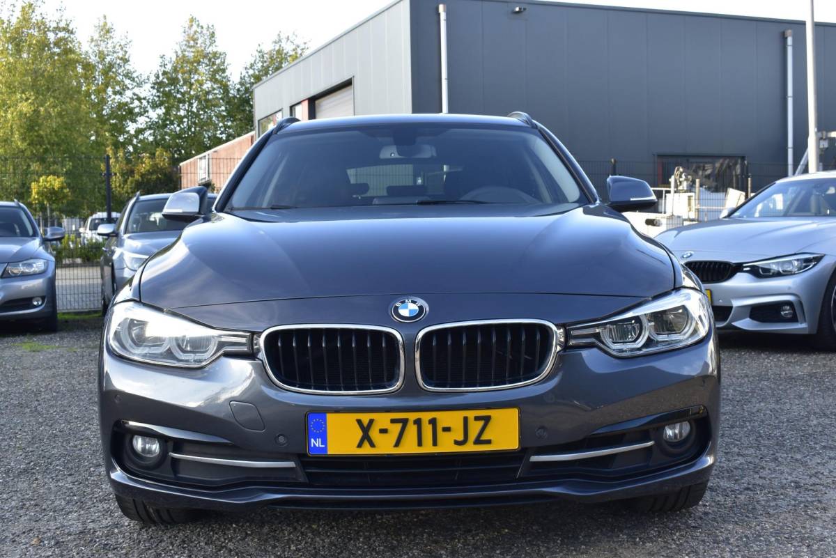 BMW 3 Serie BMW 3-serie Touring 320i Sport
