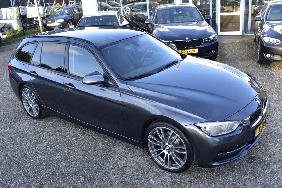 BMW 3 Serie BMW 3-serie Touring 320i Sport