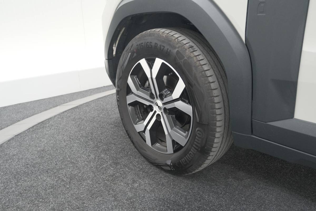 Dacia Duster Dacia Duster Mild Hybrid 130 Expression | Camera | Stoelverwarming | Apple Carplay | Navigatie