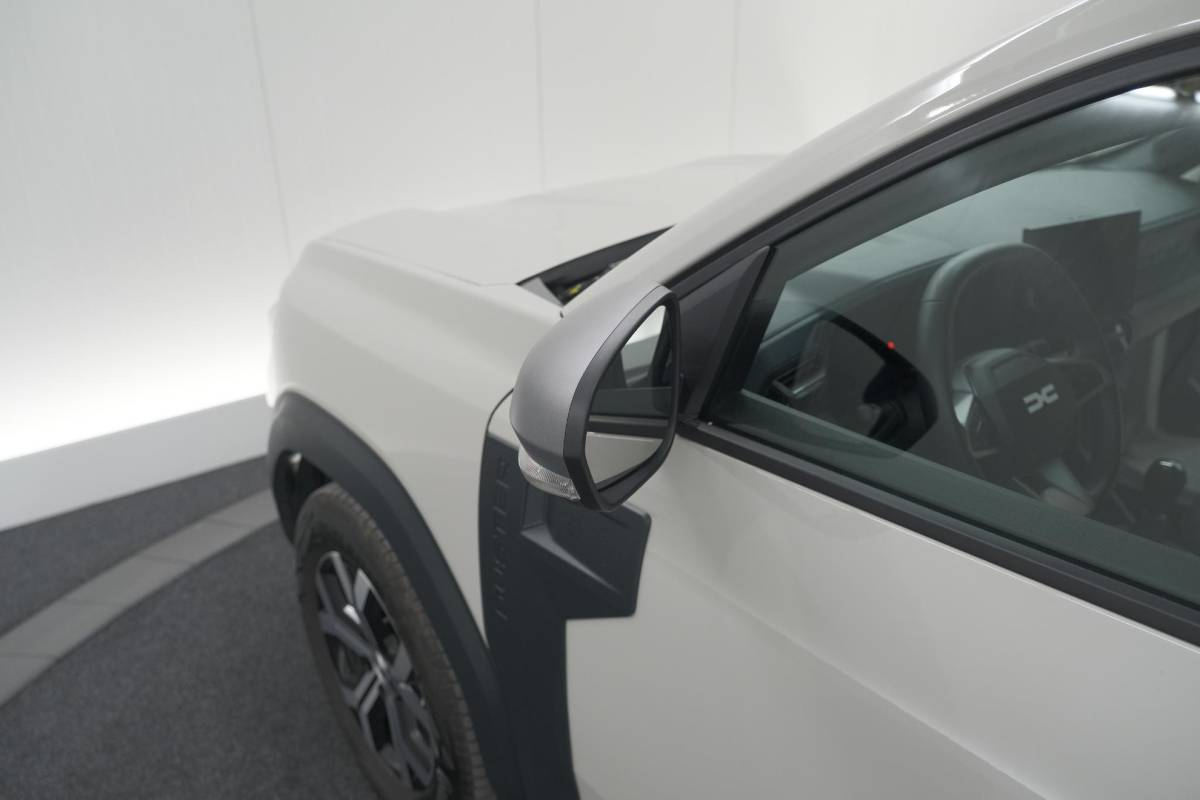 Dacia Duster Dacia Duster Mild Hybrid 130 Expression | Camera | Stoelverwarming | Apple Carplay | Navigatie