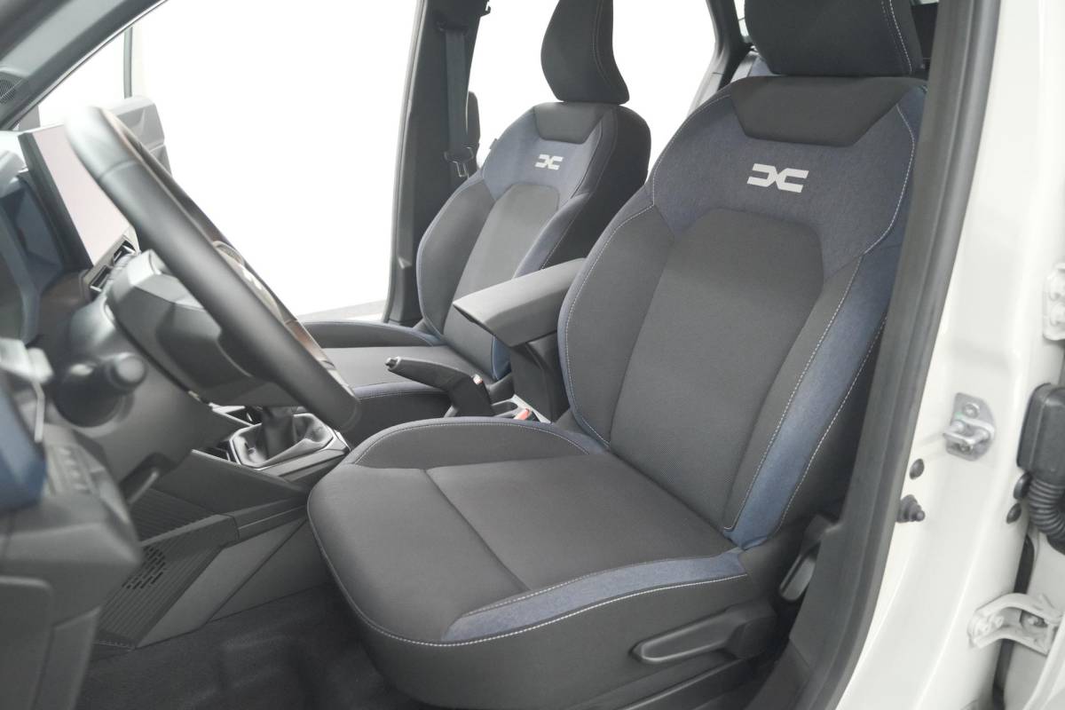 Dacia Duster Dacia Duster Mild Hybrid 130 Expression | Camera | Stoelverwarming | Apple Carplay | Navigatie