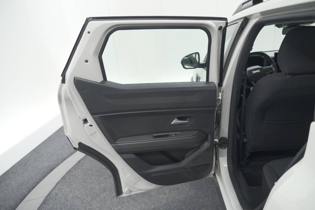Dacia Duster Dacia Duster Mild Hybrid 130 Expression | Camera | Stoelverwarming | Apple Carplay | Navigatie