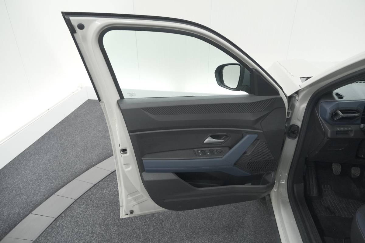 Dacia Duster Dacia Duster Mild Hybrid 130 Expression | Camera | Stoelverwarming | Apple Carplay | Navigatie