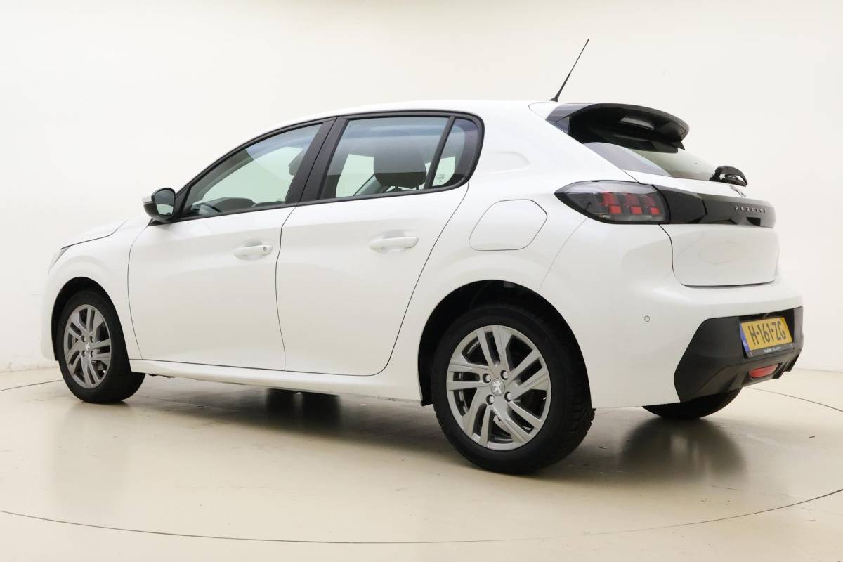 Peugeot 208 Peugeot 208 1.2 PureTech Blue Lease Active 75 PK | Handgeschakeld | Airco | Navigatie | Parkeersensor | Cruise Control | Licht Metalen Velgen | Camera | 1e eigenaar
