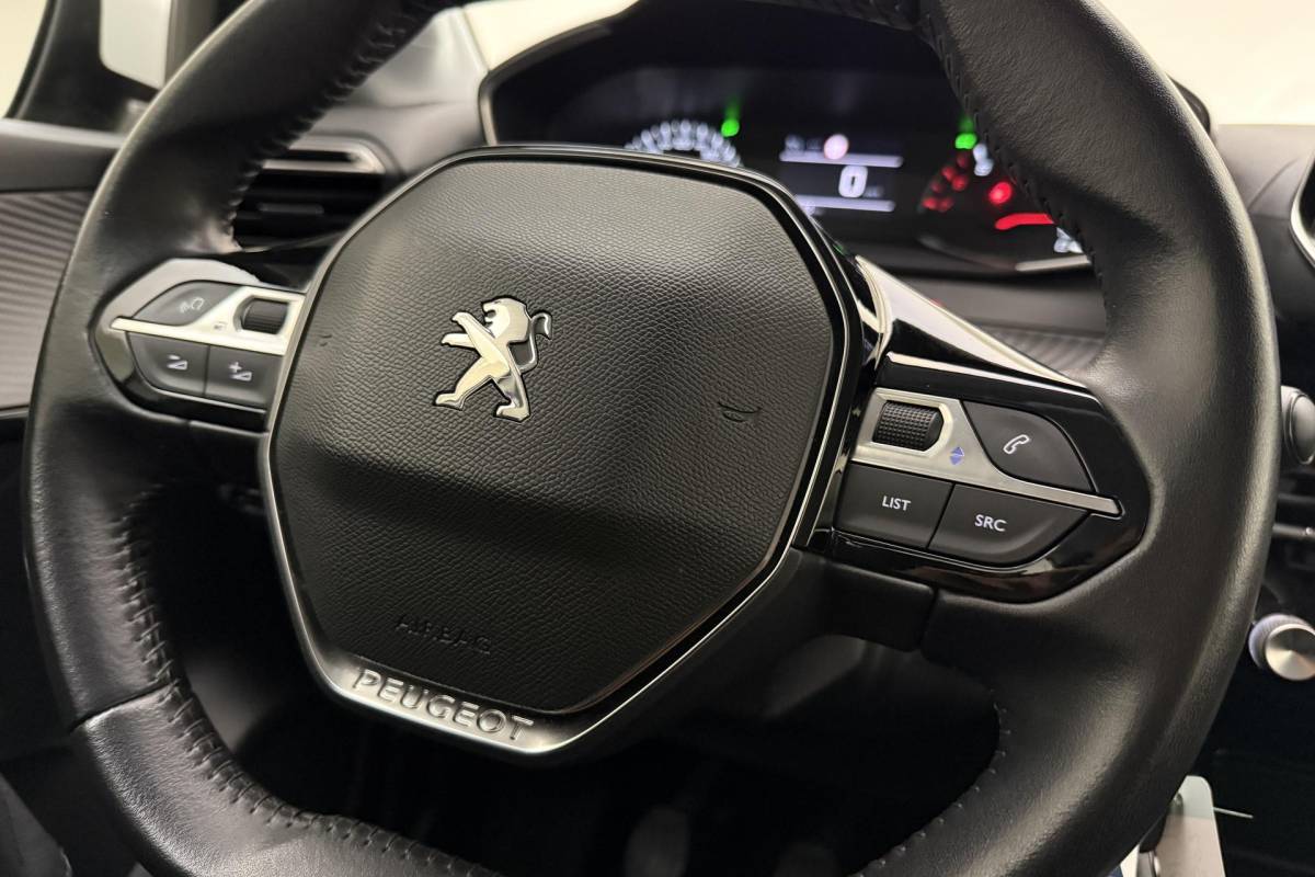 Peugeot 208 Peugeot 208 1.2 PureTech Blue Lease Active 75 PK | Handgeschakeld | Airco | Navigatie | Parkeersensor | Cruise Control | Licht Metalen Velgen | Camera | 1e eigenaar