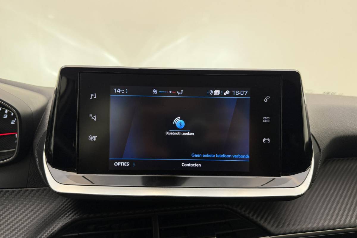 Peugeot 208 Peugeot 208 1.2 PureTech Blue Lease Active 75 PK | Handgeschakeld | Airco | Navigatie | Parkeersensor | Cruise Control | Licht Metalen Velgen | Camera | 1e eigenaar
