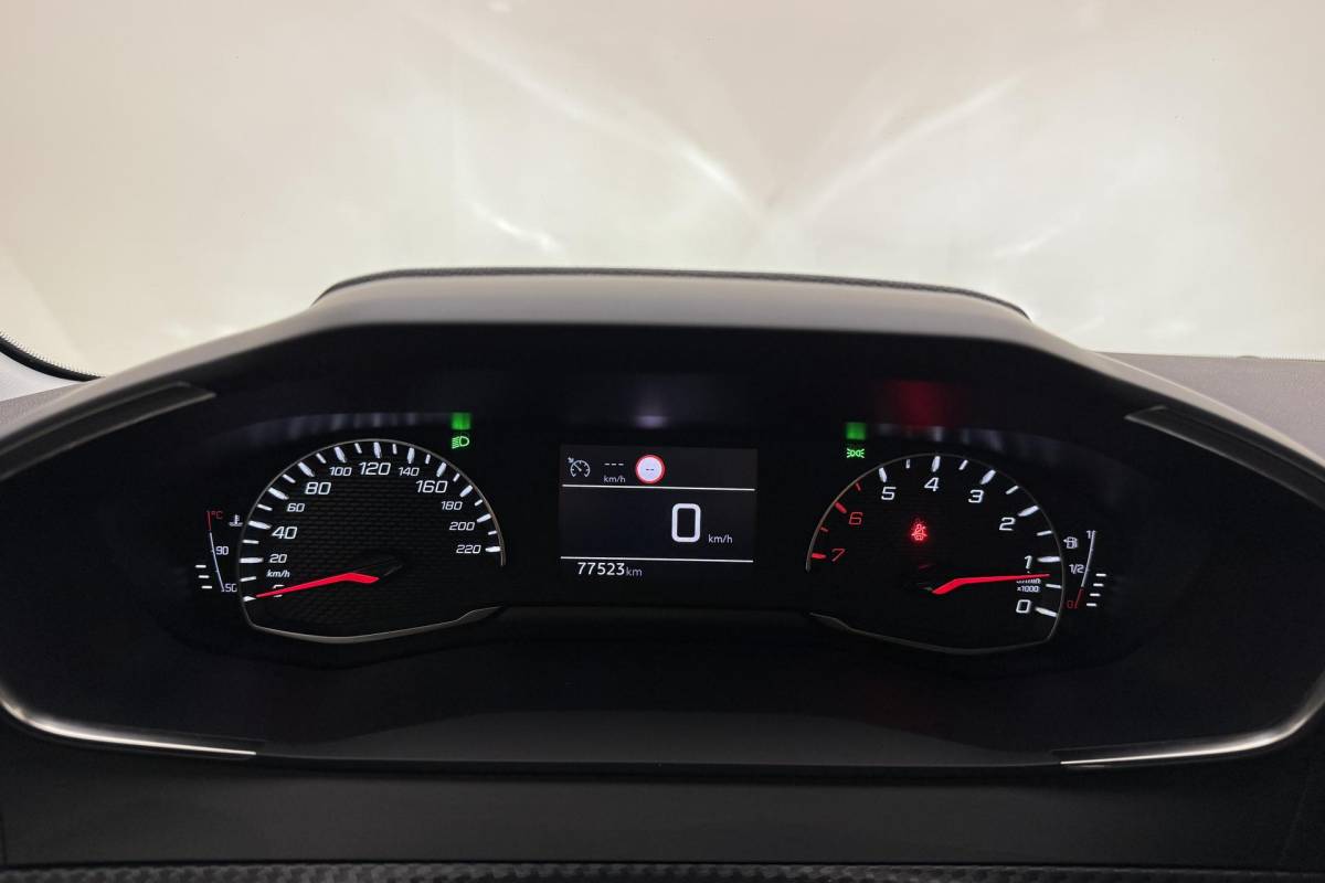 Peugeot 208 Peugeot 208 1.2 PureTech Blue Lease Active 75 PK | Handgeschakeld | Airco | Navigatie | Parkeersensor | Cruise Control | Licht Metalen Velgen | Camera | 1e eigenaar