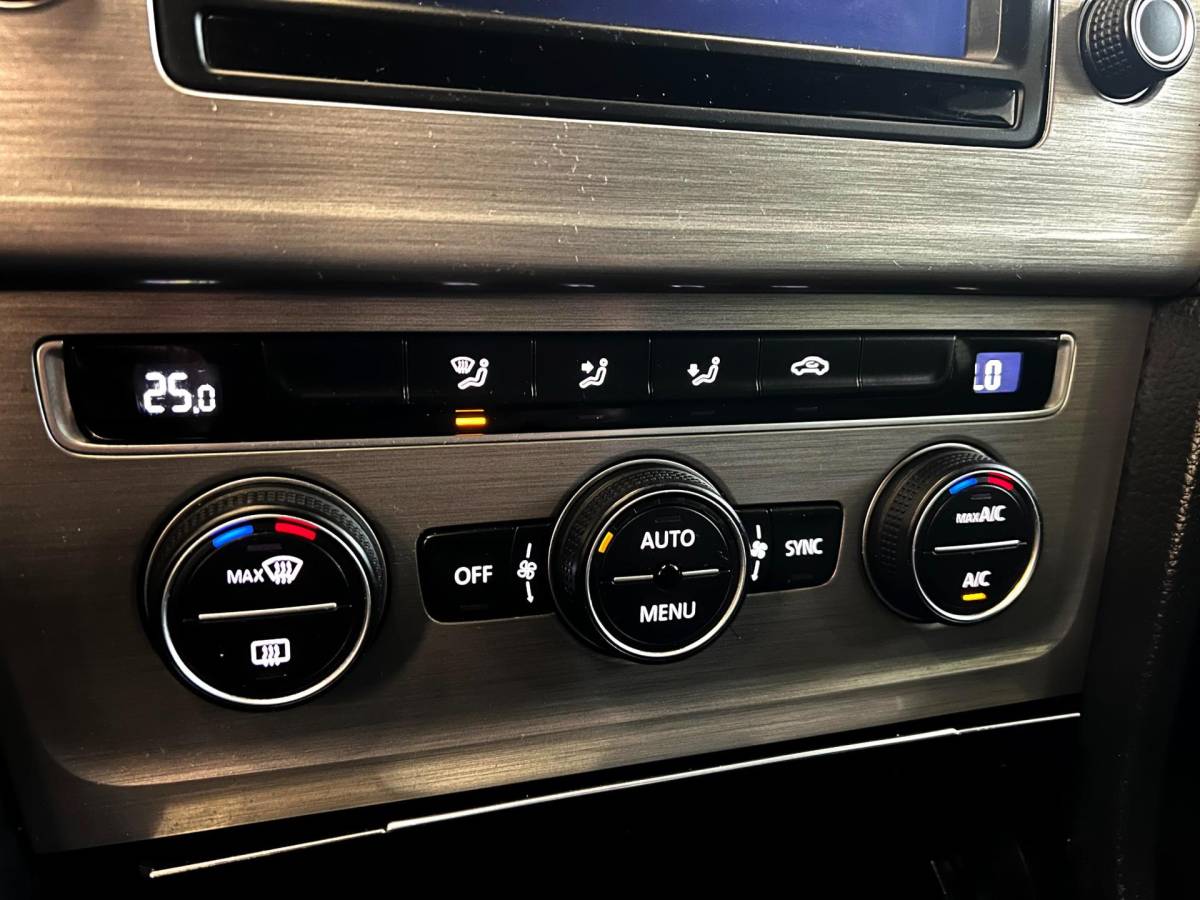 Volkswagen Golf Volkswagen Golf 1.0 TSI Connected Series Carplay_Camera_Navi_Clima