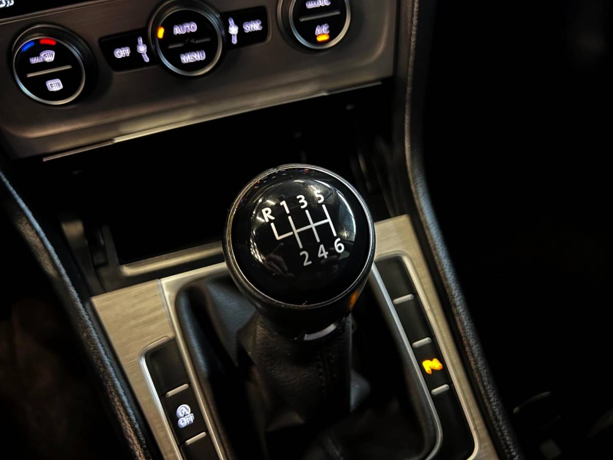 Volkswagen Golf Volkswagen Golf 1.0 TSI Connected Series Carplay_Camera_Navi_Clima