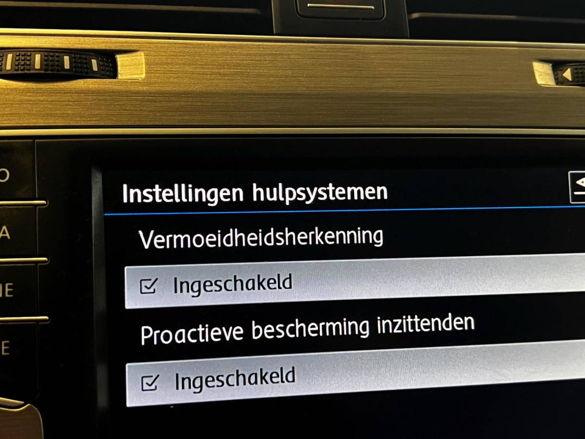 Volkswagen Golf Volkswagen Golf 1.0 TSI Connected Series Carplay_Camera_Navi_Clima