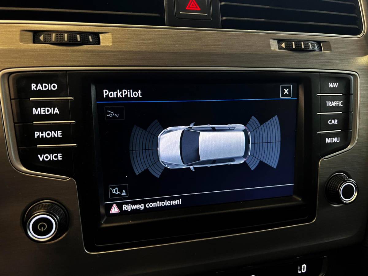 Volkswagen Golf Volkswagen Golf 1.0 TSI Connected Series Carplay_Camera_Navi_Clima