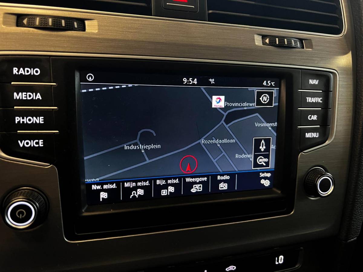 Volkswagen Golf Volkswagen Golf 1.0 TSI Connected Series Carplay_Camera_Navi_Clima