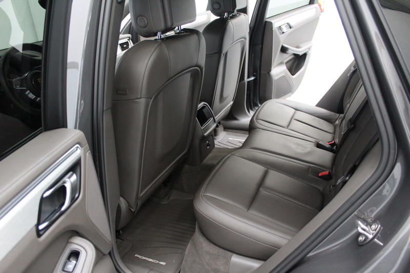 Porsche Macan Porsche Macan 3.0 S 340PK | RIJKLAAR | PANORAMADAK | LEER | NAVIGATIE | STOELVERWARMING