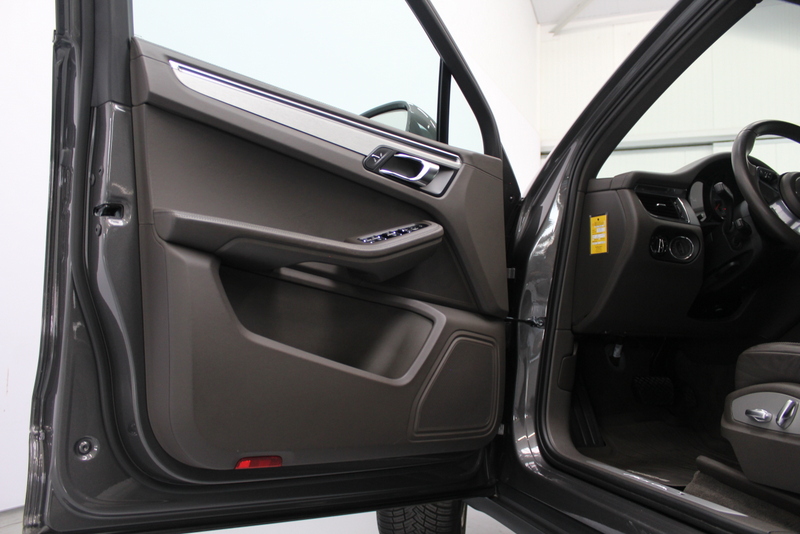 Porsche Macan Porsche Macan 3.0 S 340PK | RIJKLAAR | PANORAMADAK | LEER | NAVIGATIE | STOELVERWARMING