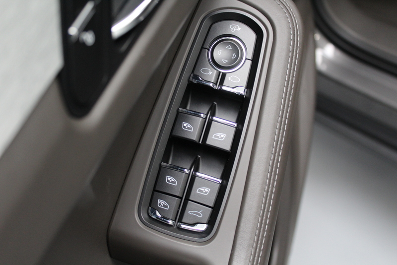 Porsche Macan Porsche Macan 3.0 S 340PK | RIJKLAAR | PANORAMADAK | LEER | NAVIGATIE | STOELVERWARMING