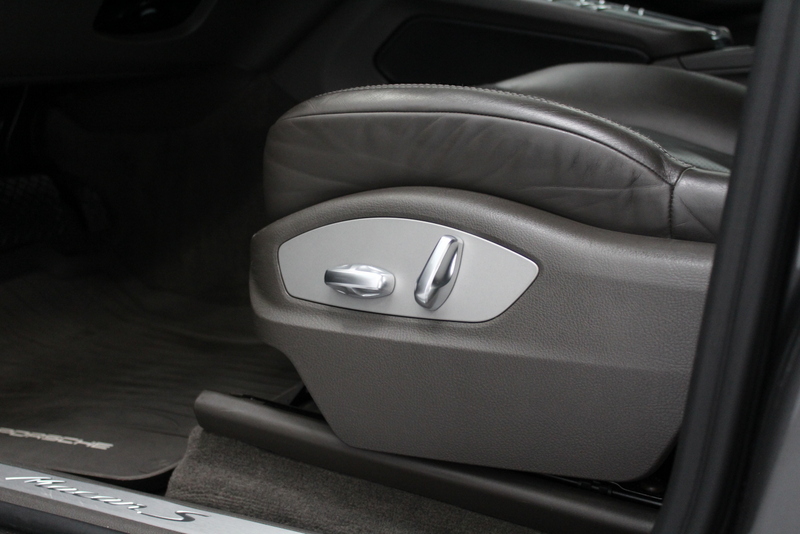 Porsche Macan Porsche Macan 3.0 S 340PK | RIJKLAAR | PANORAMADAK | LEER | NAVIGATIE | STOELVERWARMING