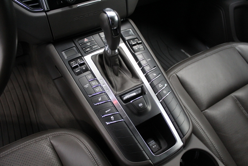Porsche Macan Porsche Macan 3.0 S 340PK | RIJKLAAR | PANORAMADAK | LEER | NAVIGATIE | STOELVERWARMING